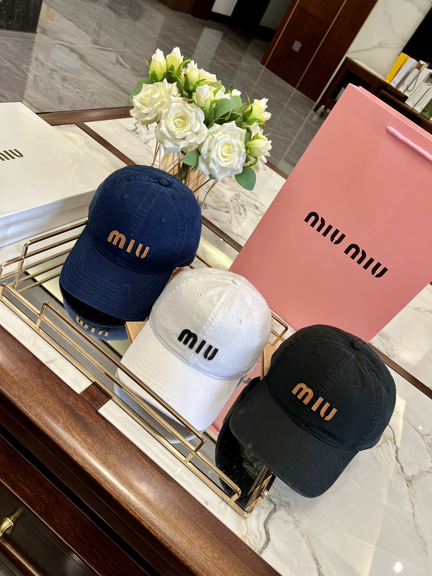 miu miu hat model 07